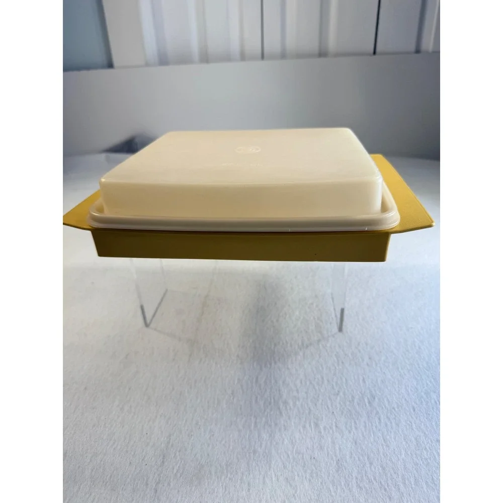 Vintage Tupperware Deviled Egg Keeper Carrier Tray Yellow 16 Egg Serving Set